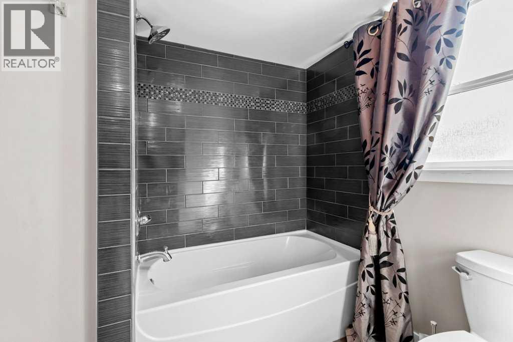 Listing photo – 5708 45 Avenue, Red Deer