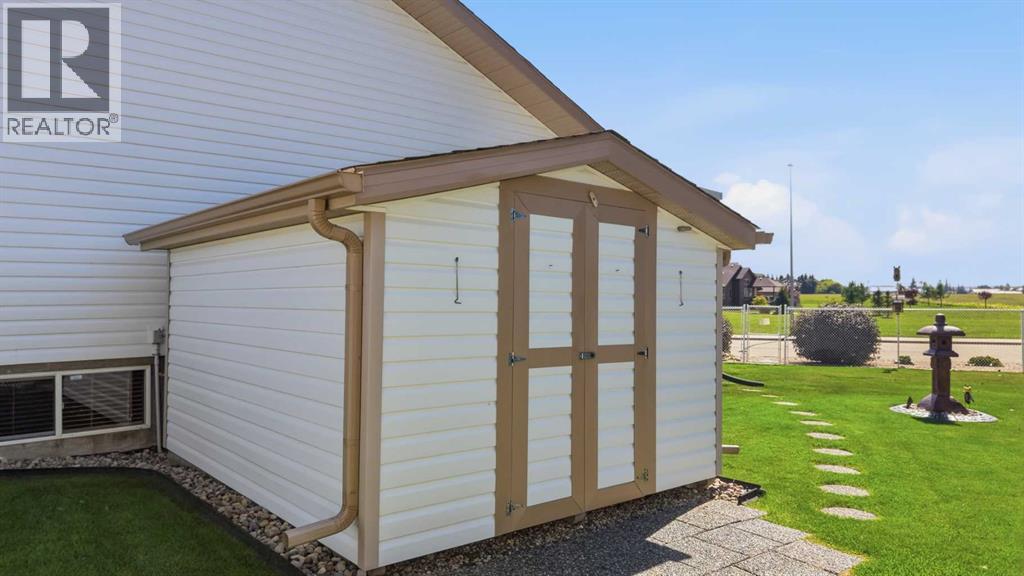 Listing photo – 5406 64A Street Close, Ponoka