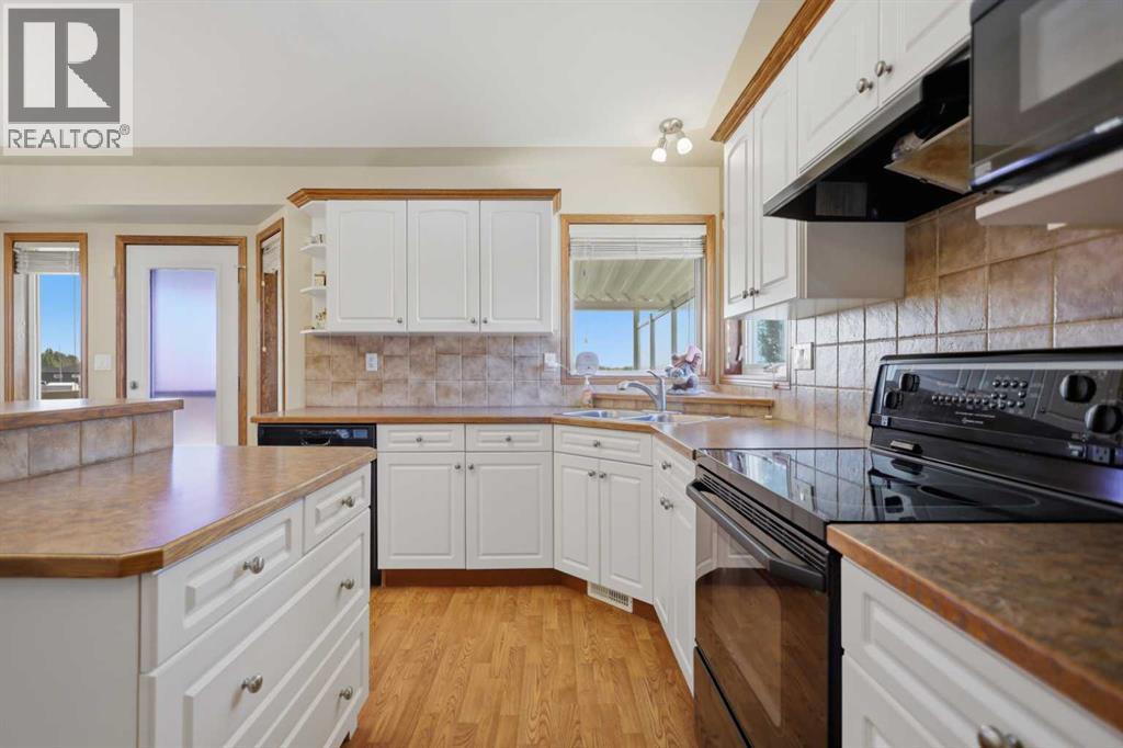 Listing photo – 5406 64A Street Close, Ponoka
