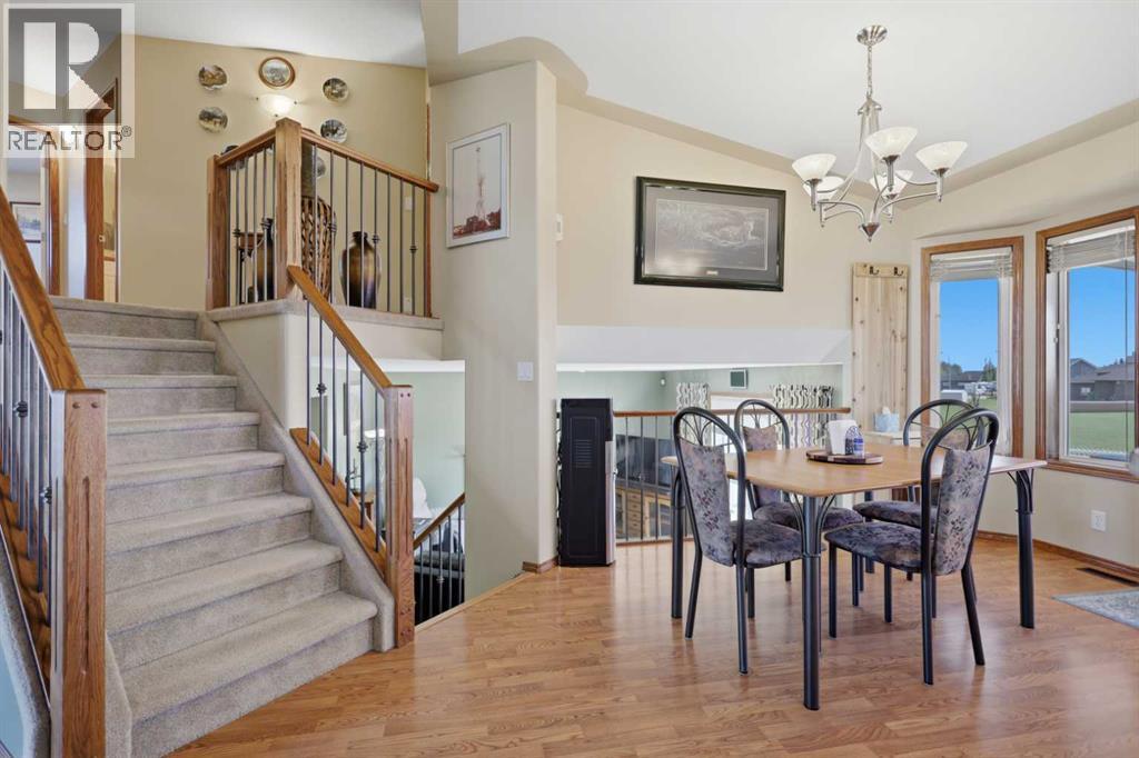 Listing photo – 5406 64A Street Close, Ponoka