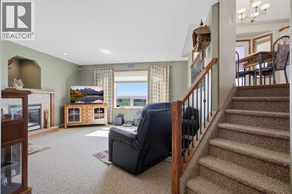 Listing photo – 5406 64A Street Close, Ponoka