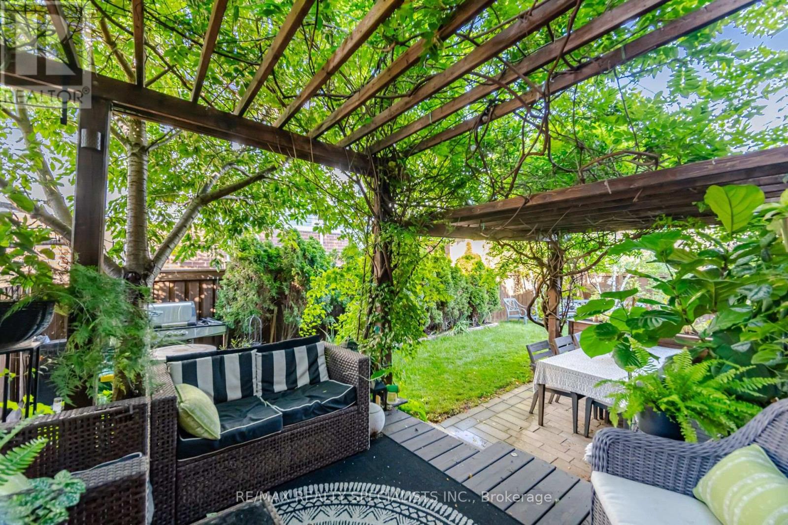 308 MORTIMER CRESCENT - 26