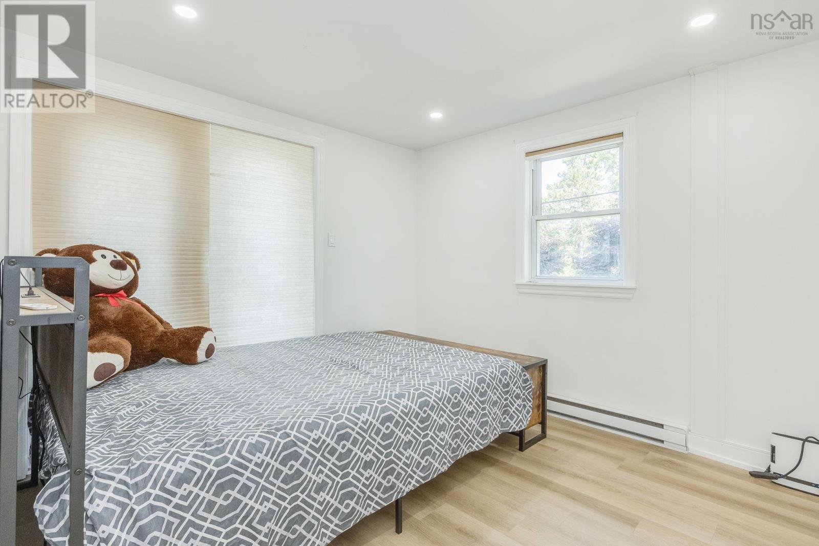 1119 Neily Crescent - 16