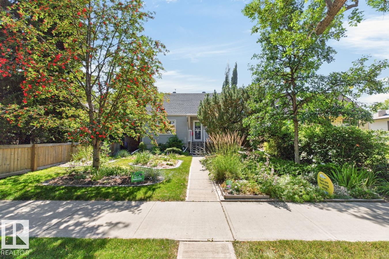 8523 84 AV NW - 3