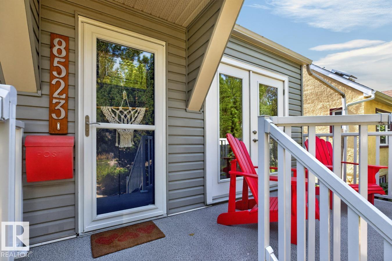 8523 84 AV NW, Bonnie Doon, Edmonton photo 4