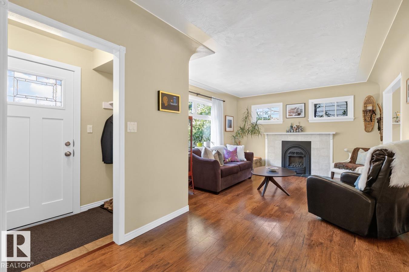 8523 84 AV NW - 5