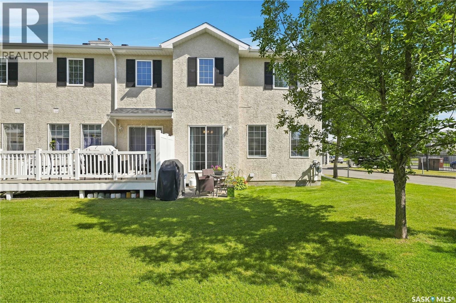 #5 110 BANYAN CRESCENT - 35