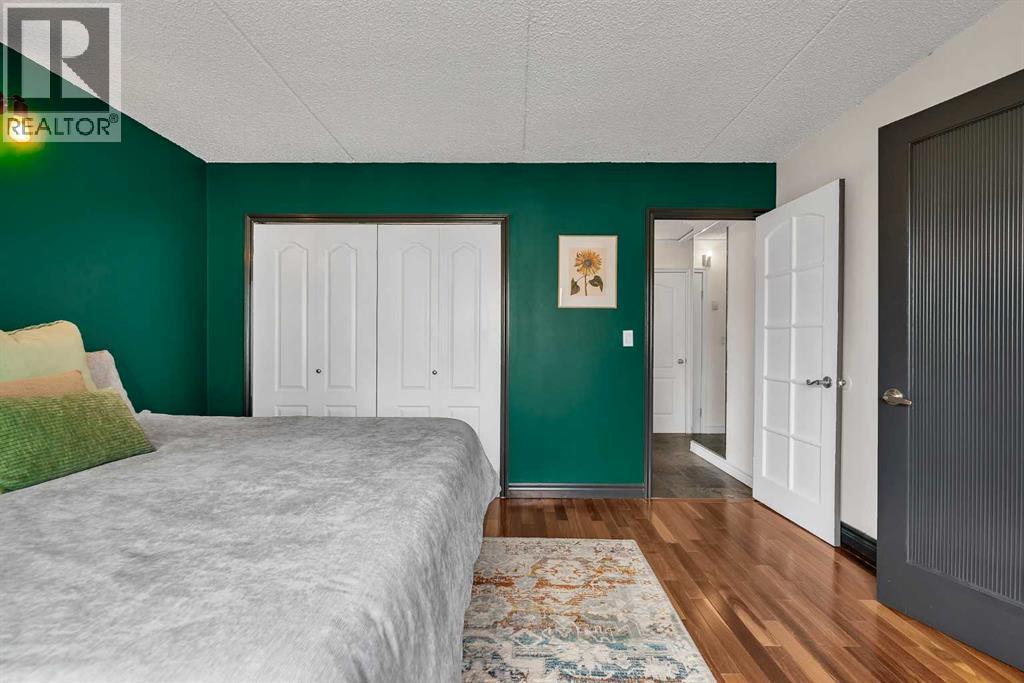 #605 128 15 Avenue SW - 23