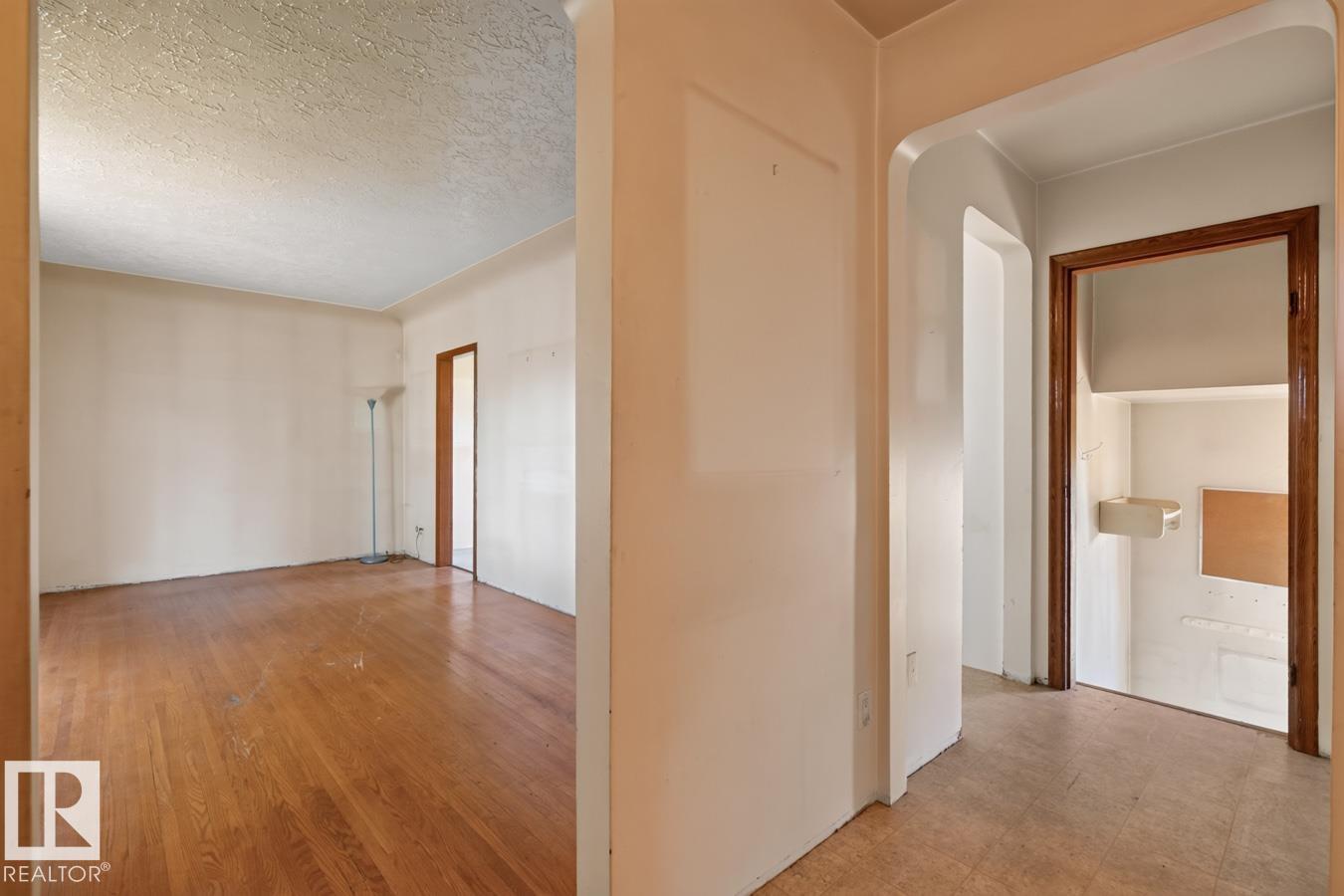 12309 128 ST NW - 4
