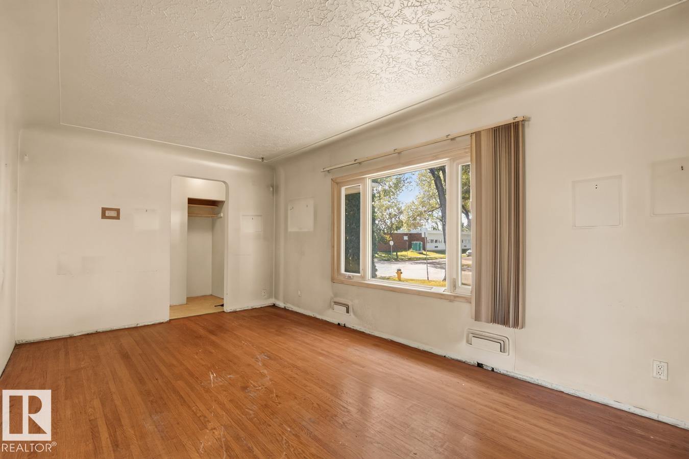 12309 128 ST NW - 5