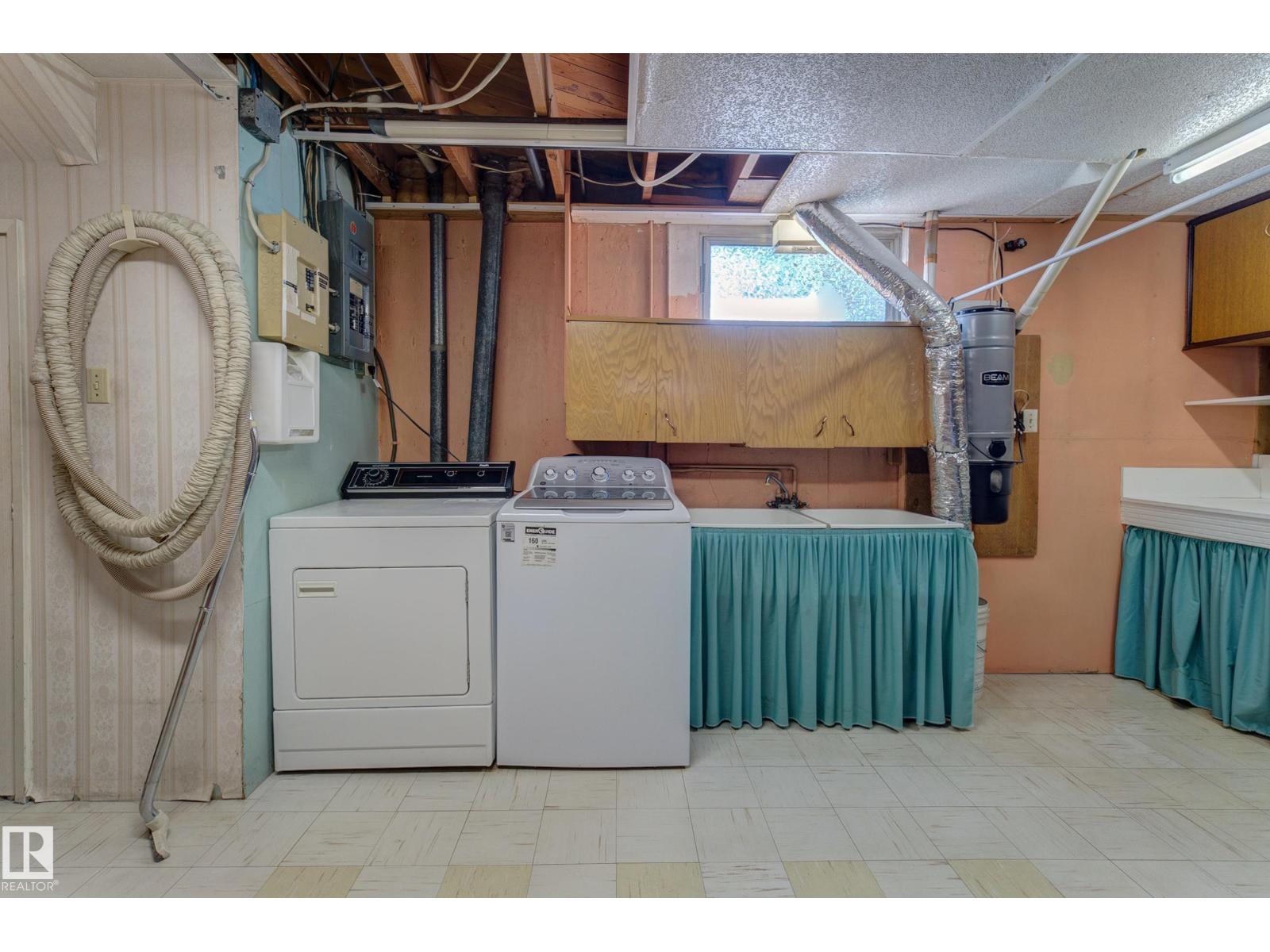 11623 49 AV NW - 34