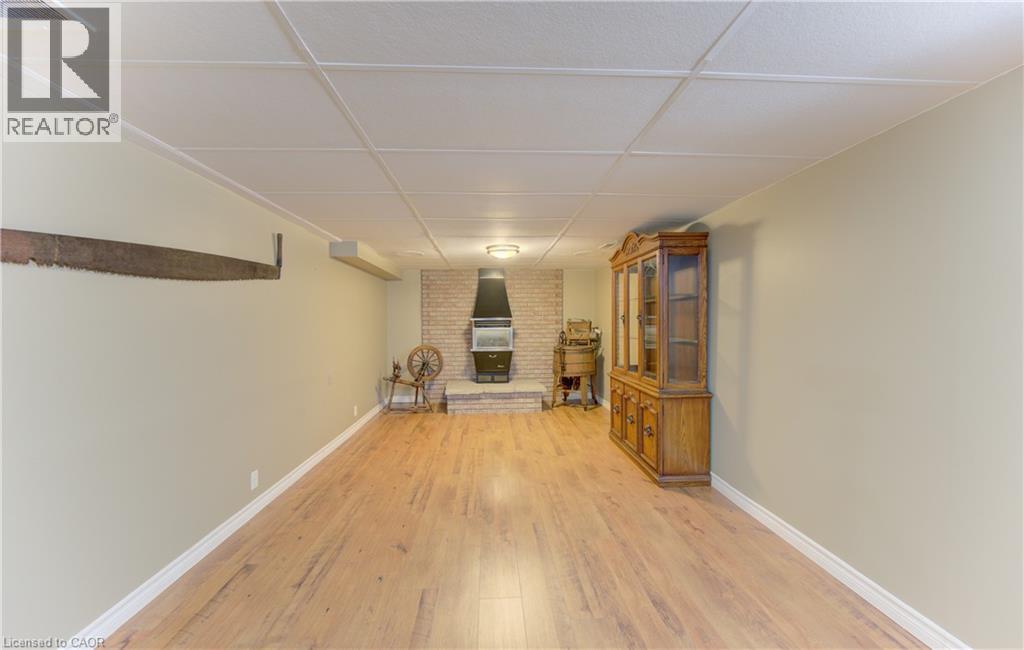 144 HOLBORN Drive - 33