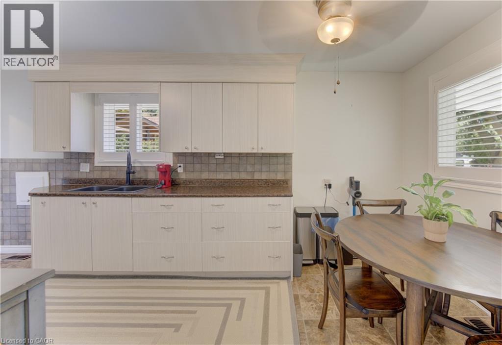 144 HOLBORN Drive - Image 12