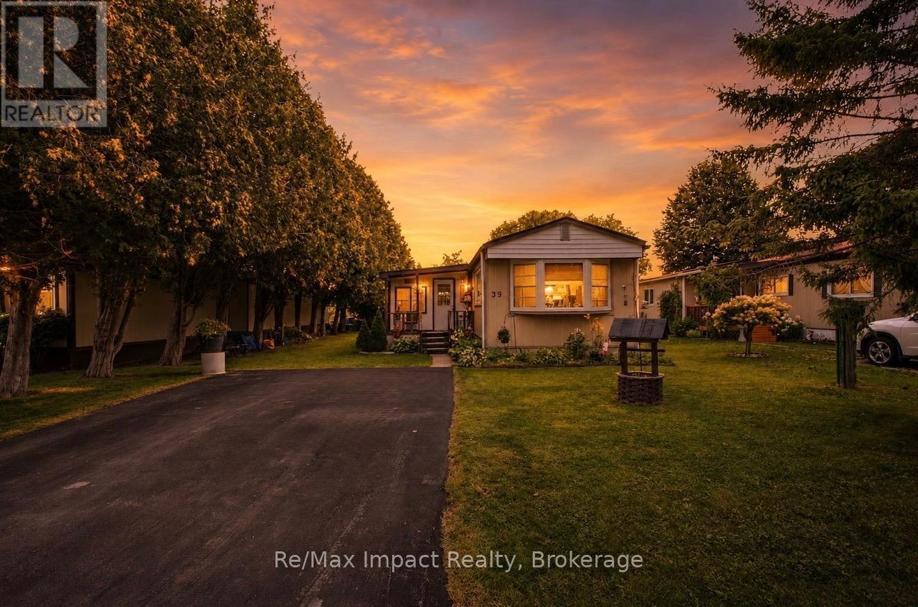 39 HILLVIEW DRIVE - 1