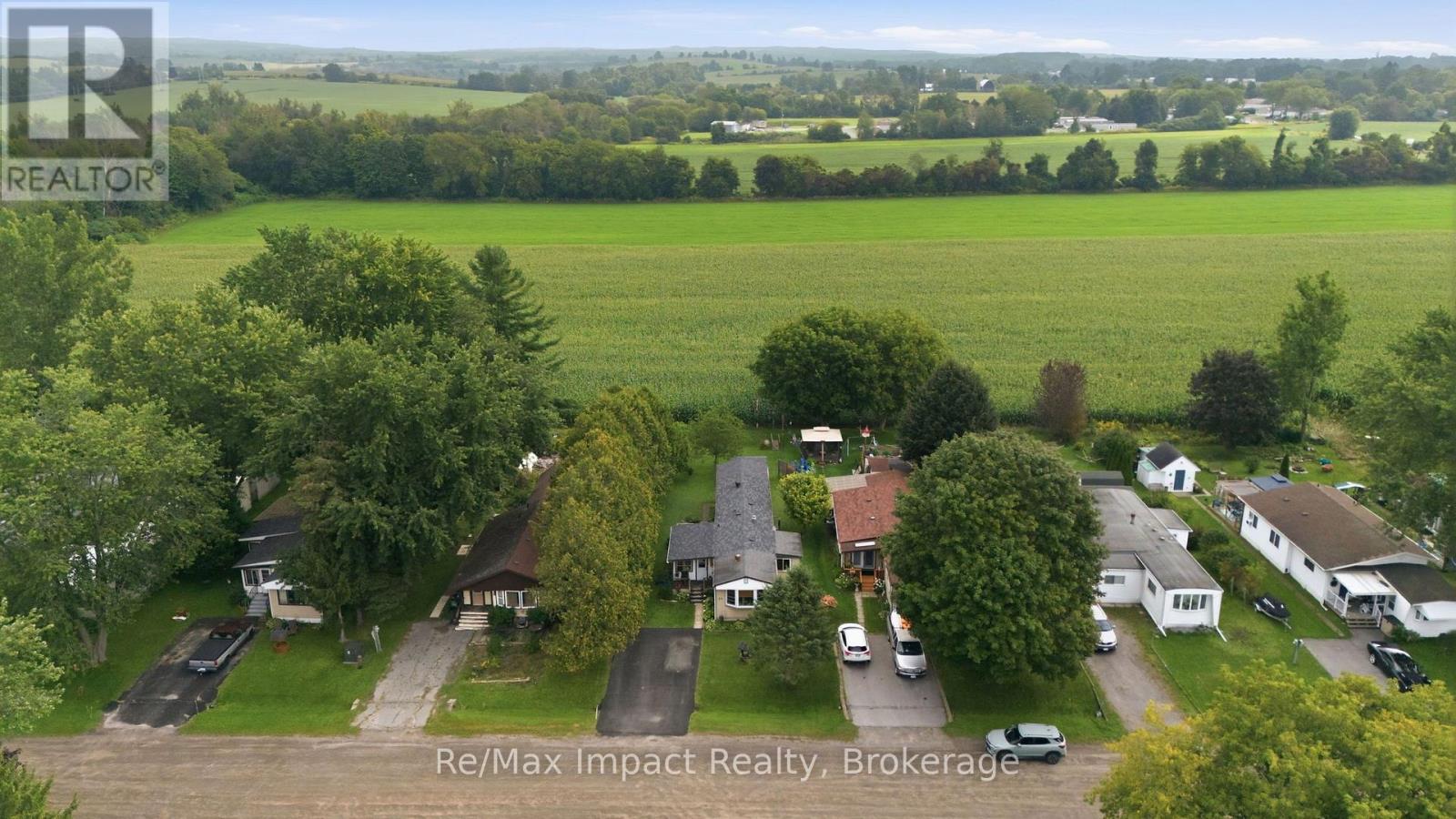 39 HILLVIEW DRIVE - Image 6