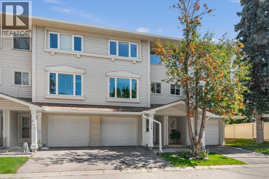 208 Queenston Heights SE, Queensland, Calgary photo 2