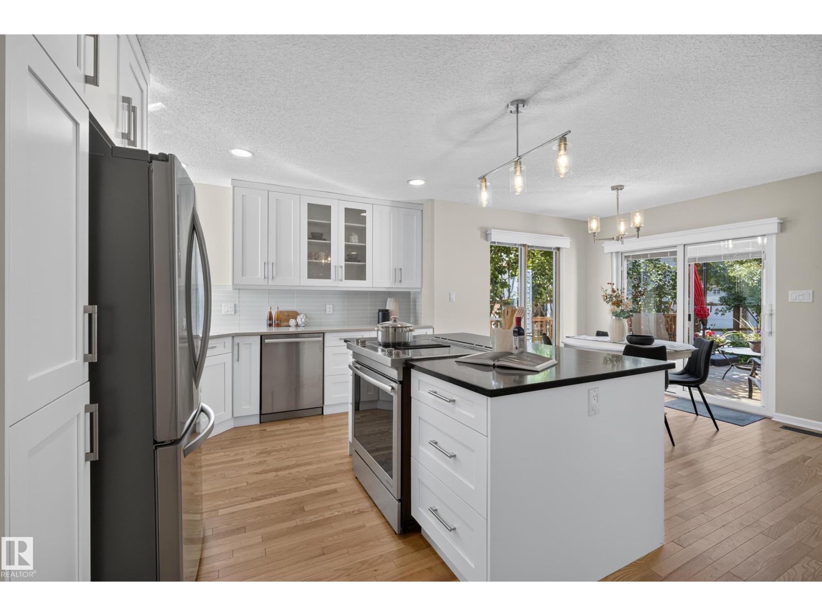 9324 93 ST NW - 10