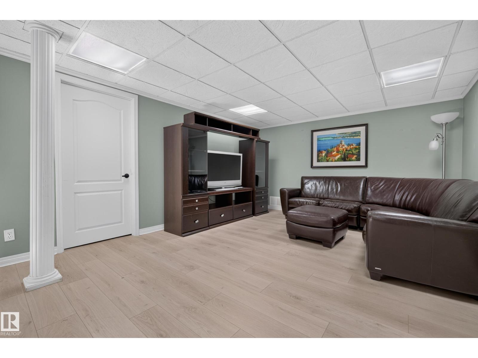 9324 93 ST NW - 37