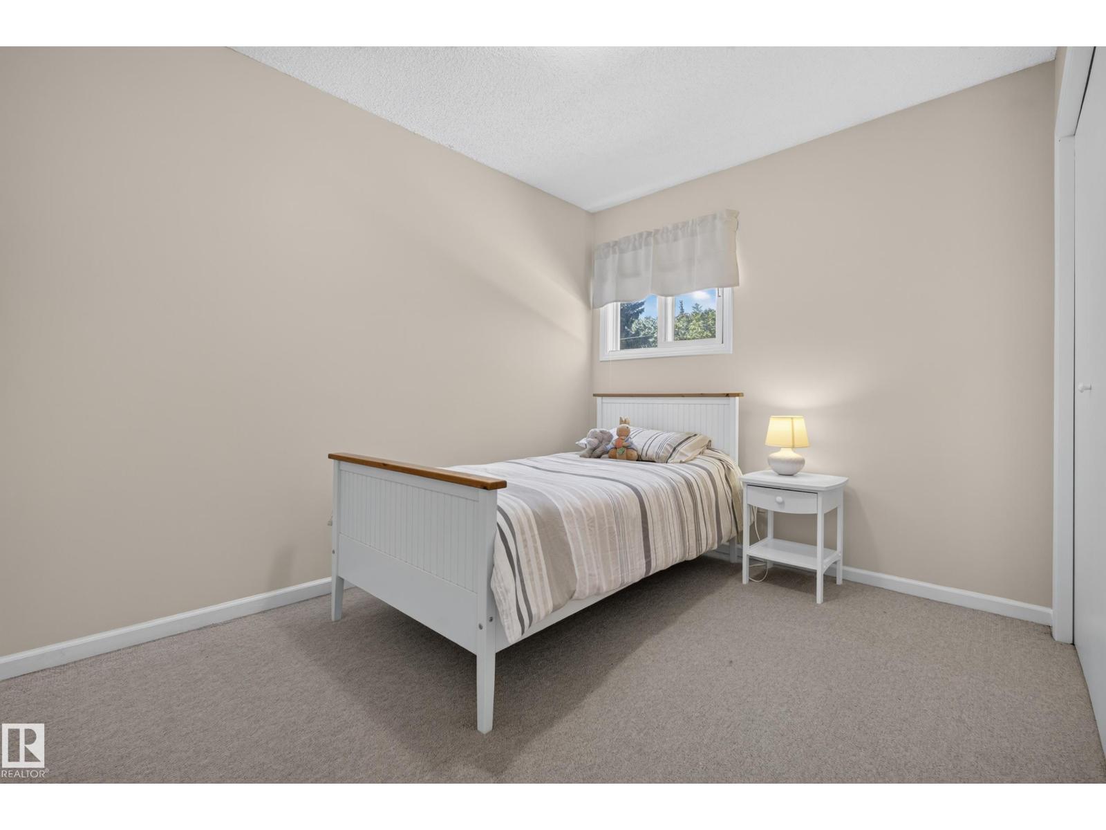 9324 93 ST NW - 32