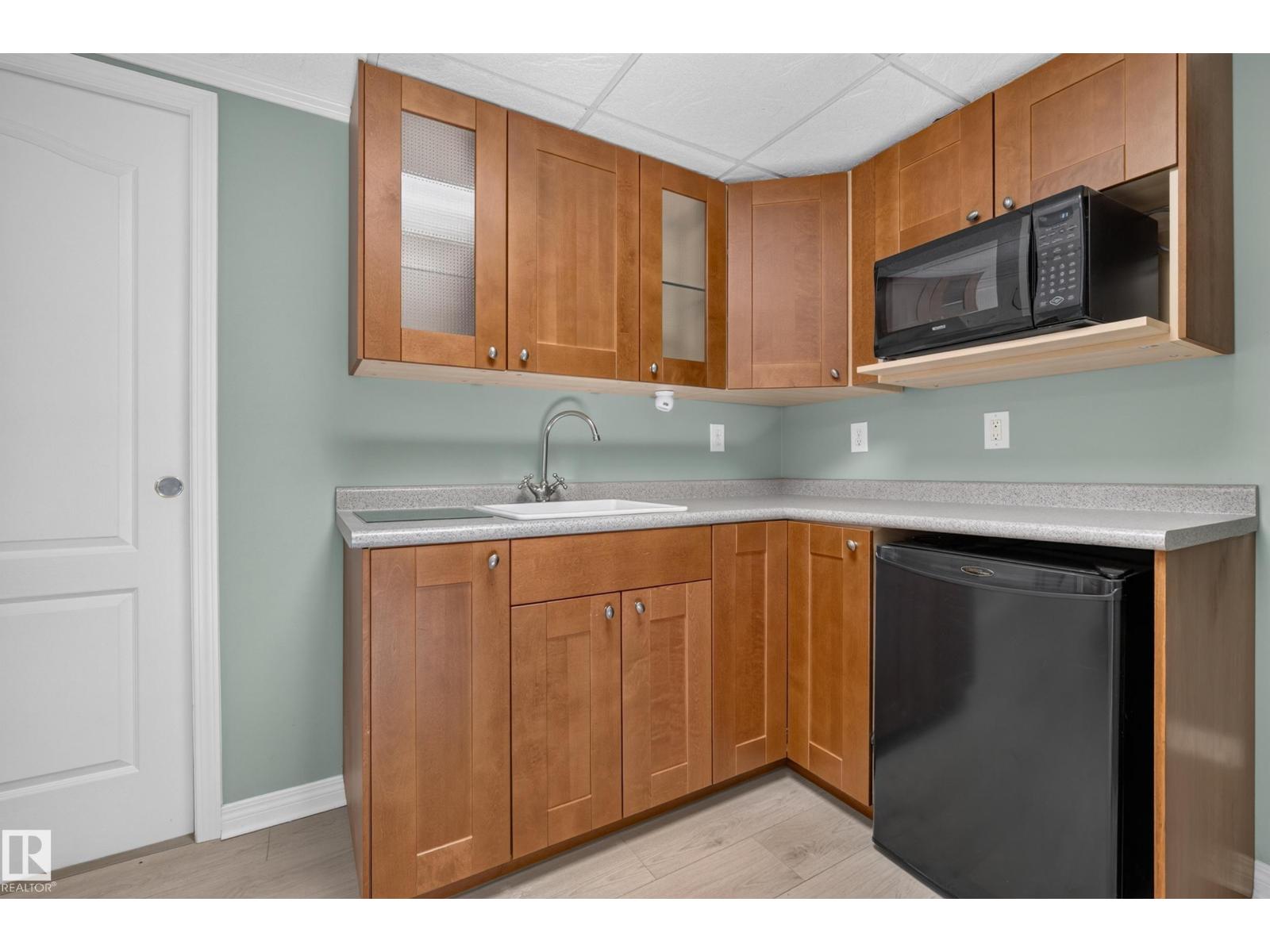 9324 93 ST NW - 40