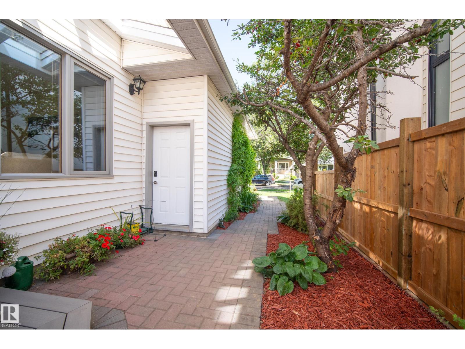 9324 93 ST NW - 49