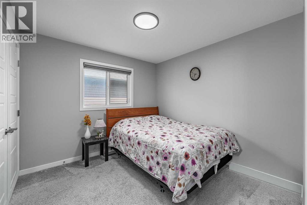 1161 Chinook Gate Bay SW - 34