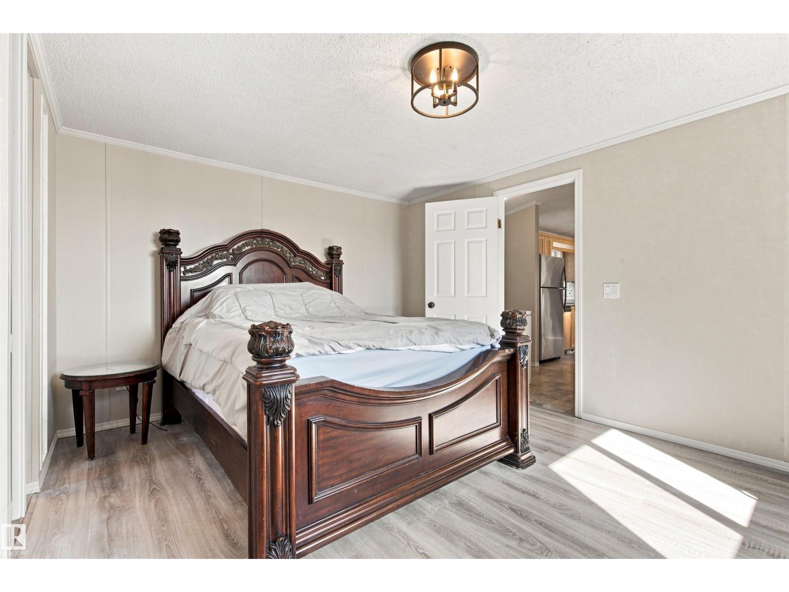 #89 5508 55 ST - 12