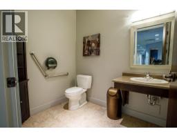 1455 Ellis Street, Kelowna, BC V1Y2A3 Photo 18