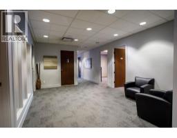 1455 Ellis Street, Kelowna, BC V1Y2A3 Photo 15