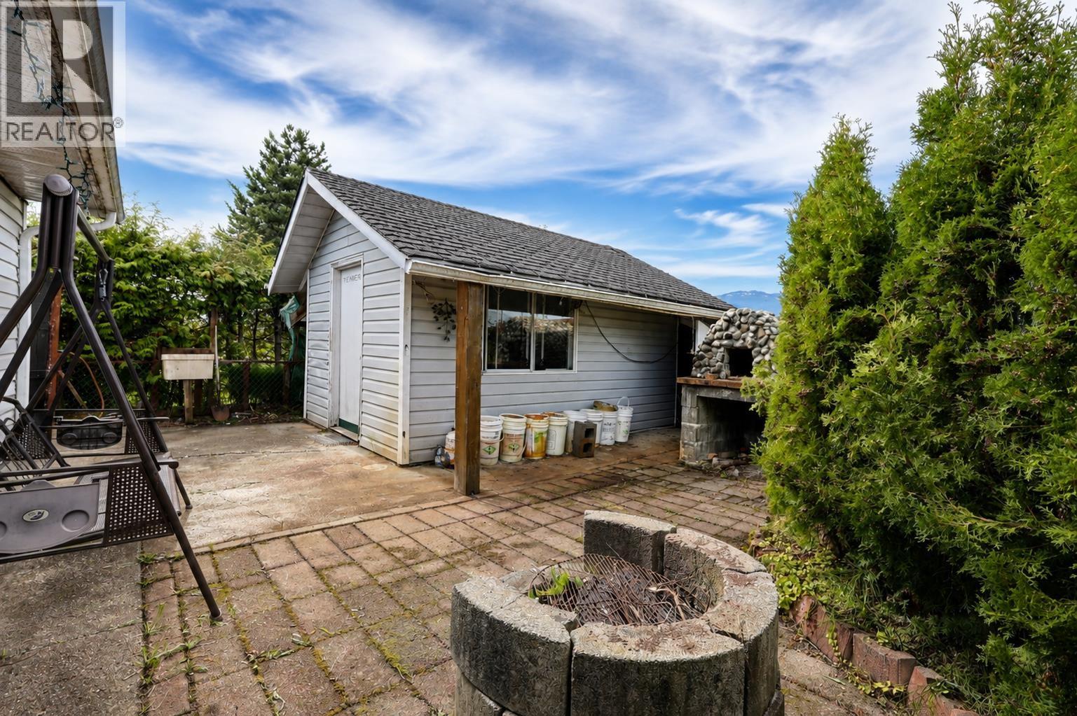64 STARLING STREET, Kitimat