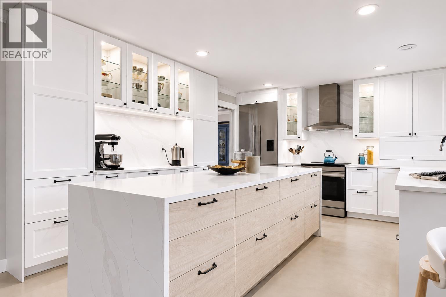 209 RAVINE DRIVE, Port Moody