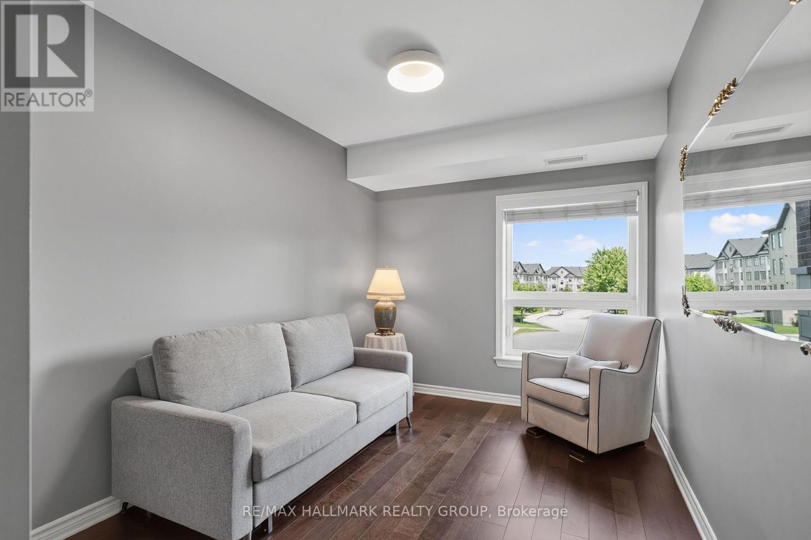 #206 120 PRESTIGE CIRCLE - Image 14