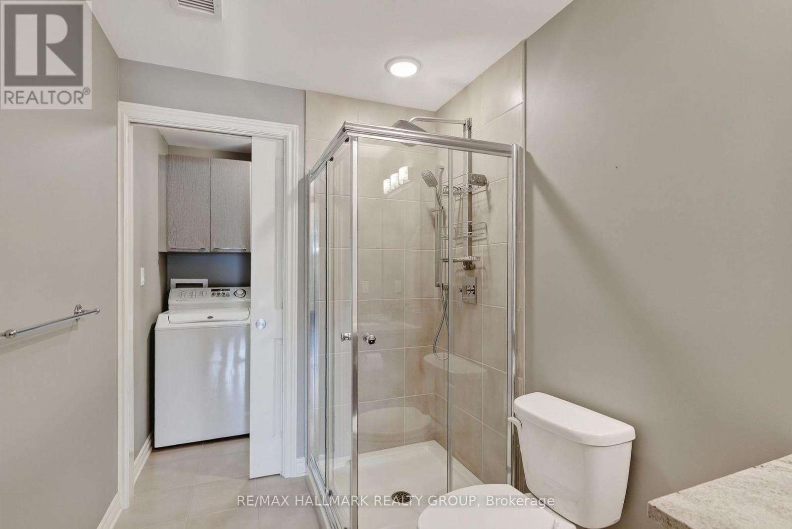 #206 120 PRESTIGE CIRCLE - Image 16
