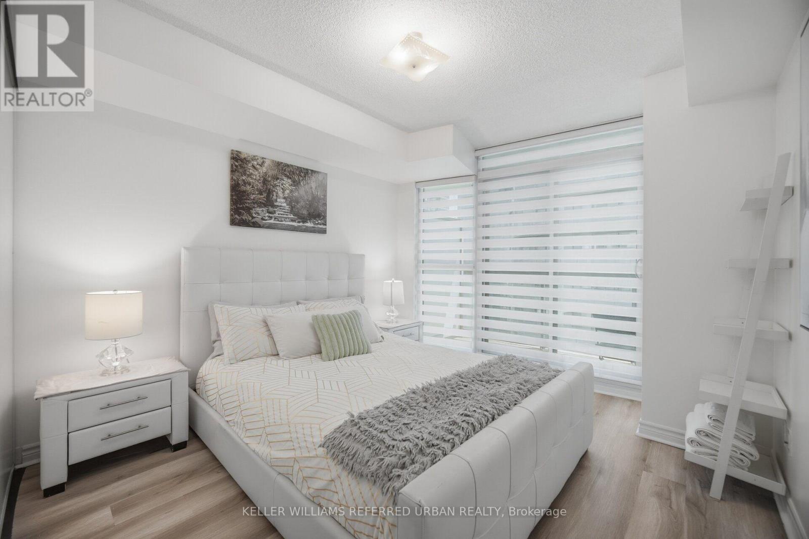 #3708 19 GRAND TRUNK CRESCENT - Image 15