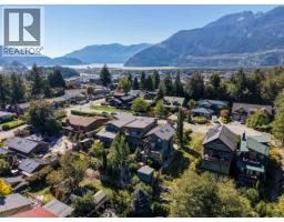 1014 Pennylane Place, Squamish, BC V8B0B5 Photo 14