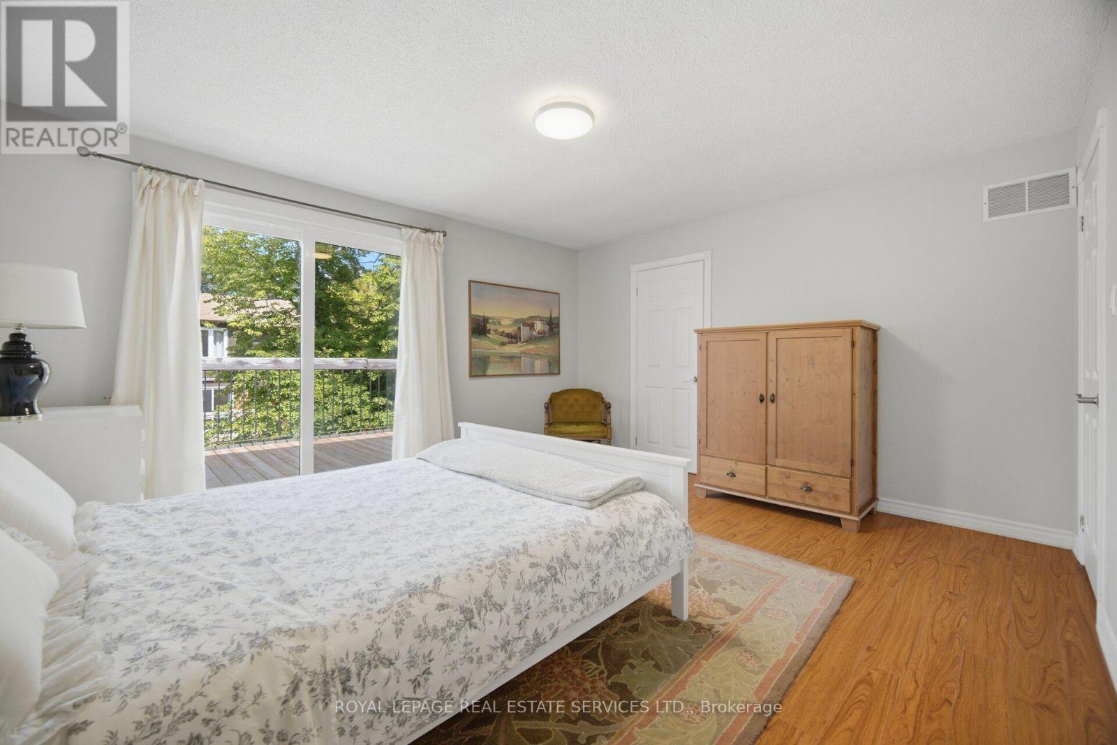 #28 750 BURNHAMTHORPE ROAD E - 21