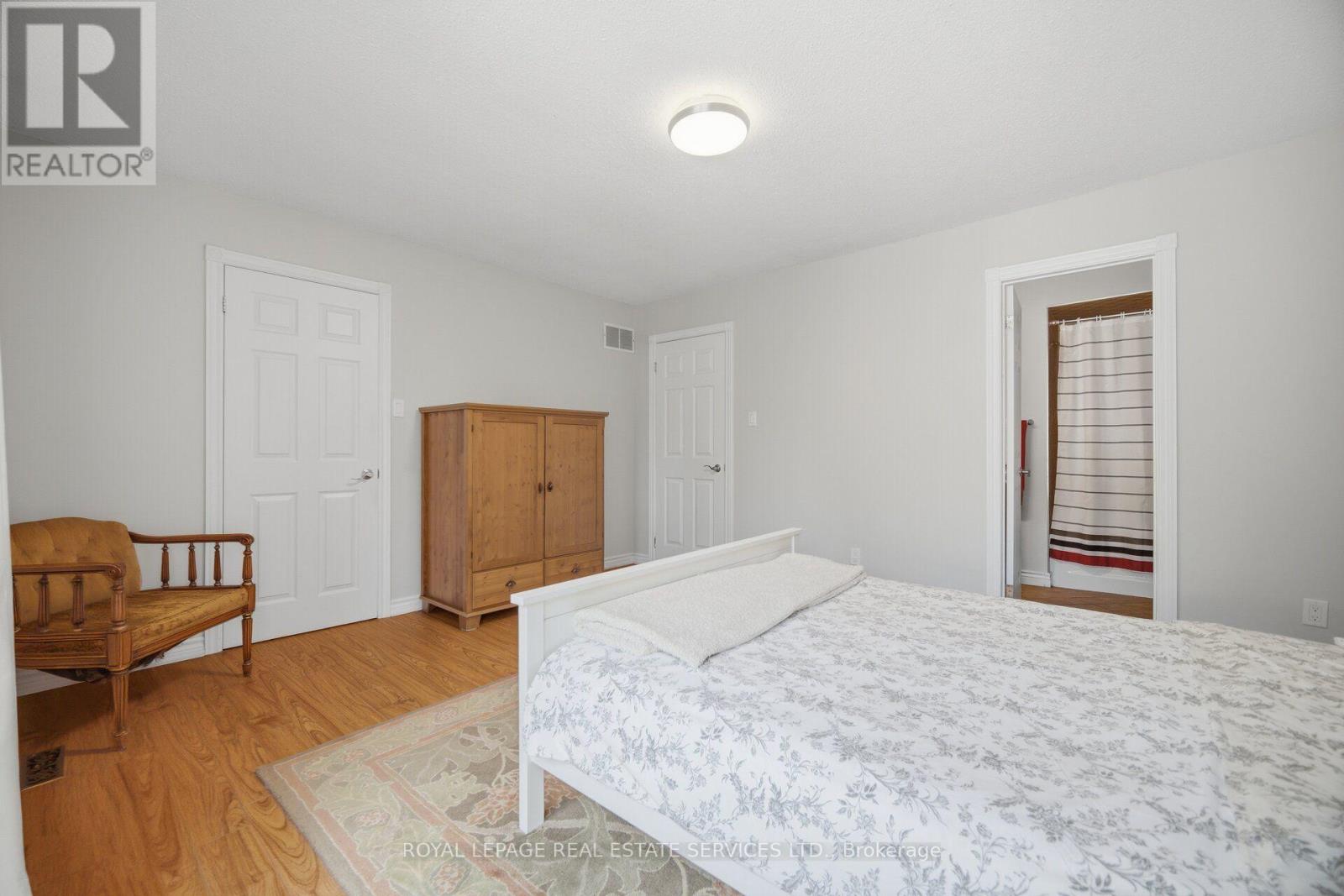 #28 750 BURNHAMTHORPE ROAD E - 22