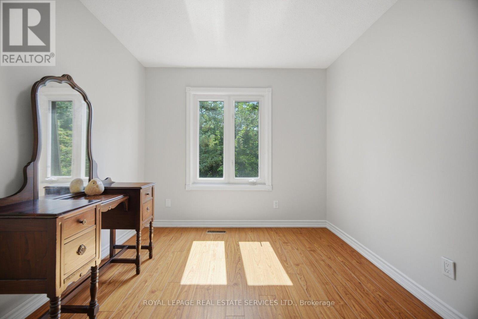 #28 750 BURNHAMTHORPE ROAD E - 29