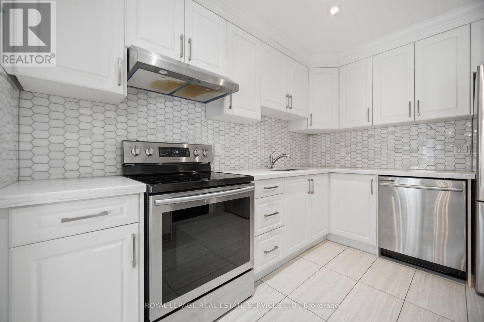 #28 750 BURNHAMTHORPE ROAD E - 9