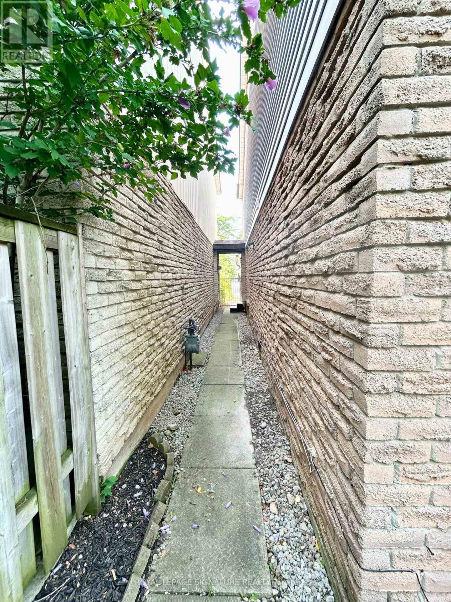 2682 ROMARK MEWS - 28