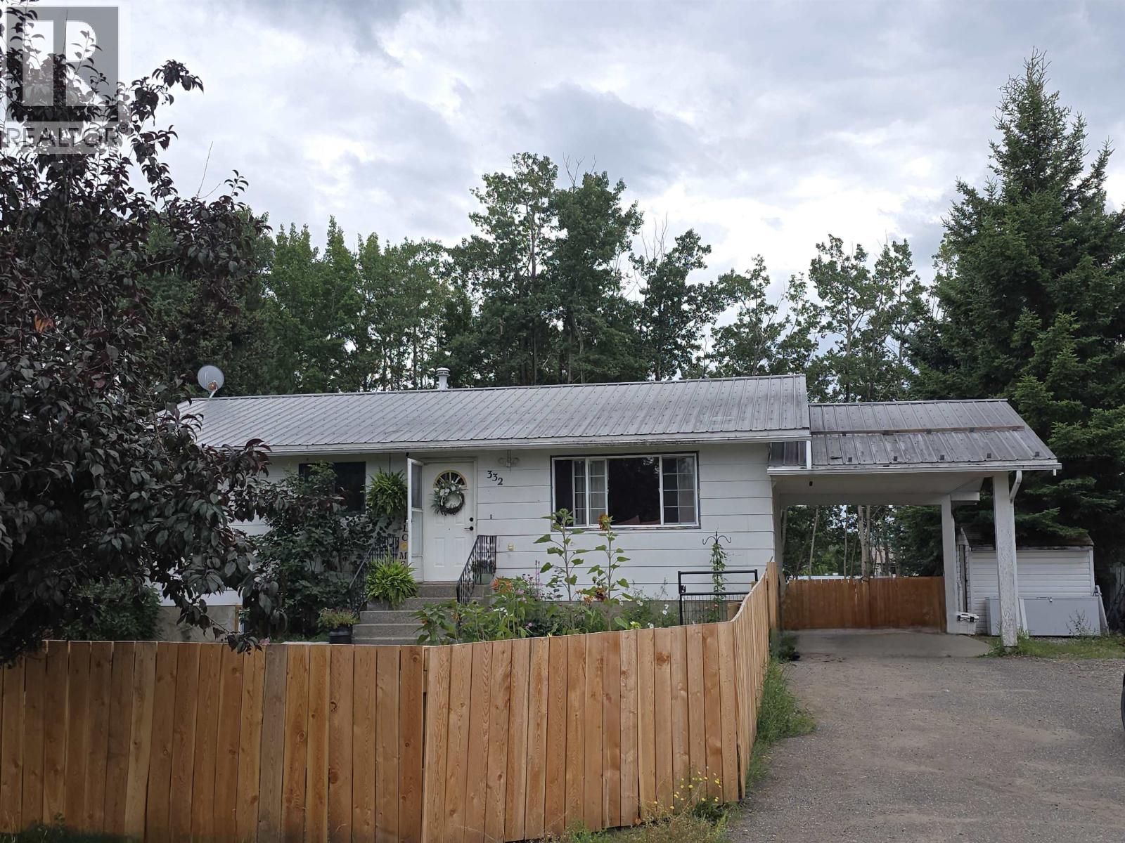 332 VANDERVIEW DRIVE - 1