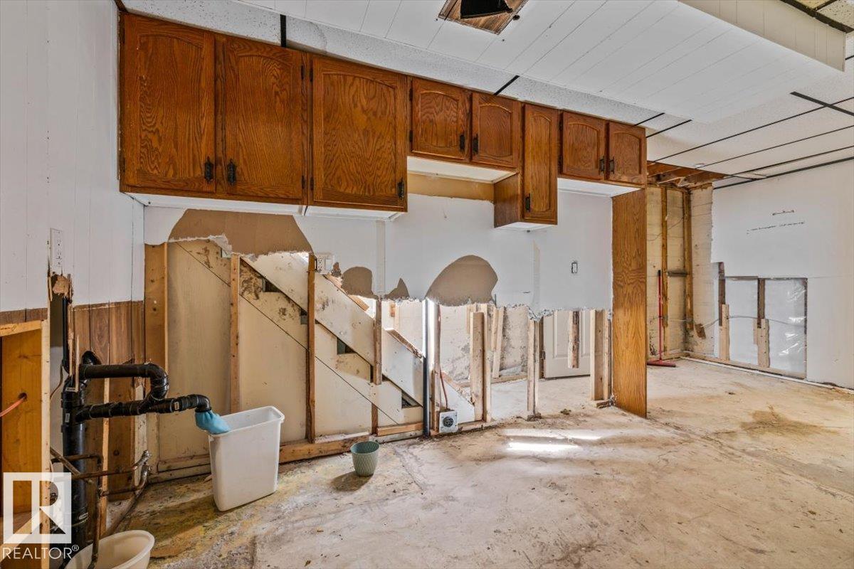 10990 135 ST NW - 11