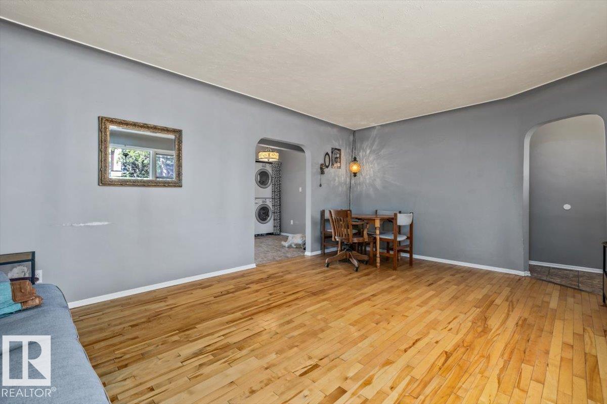 10990 135 ST NW - 3