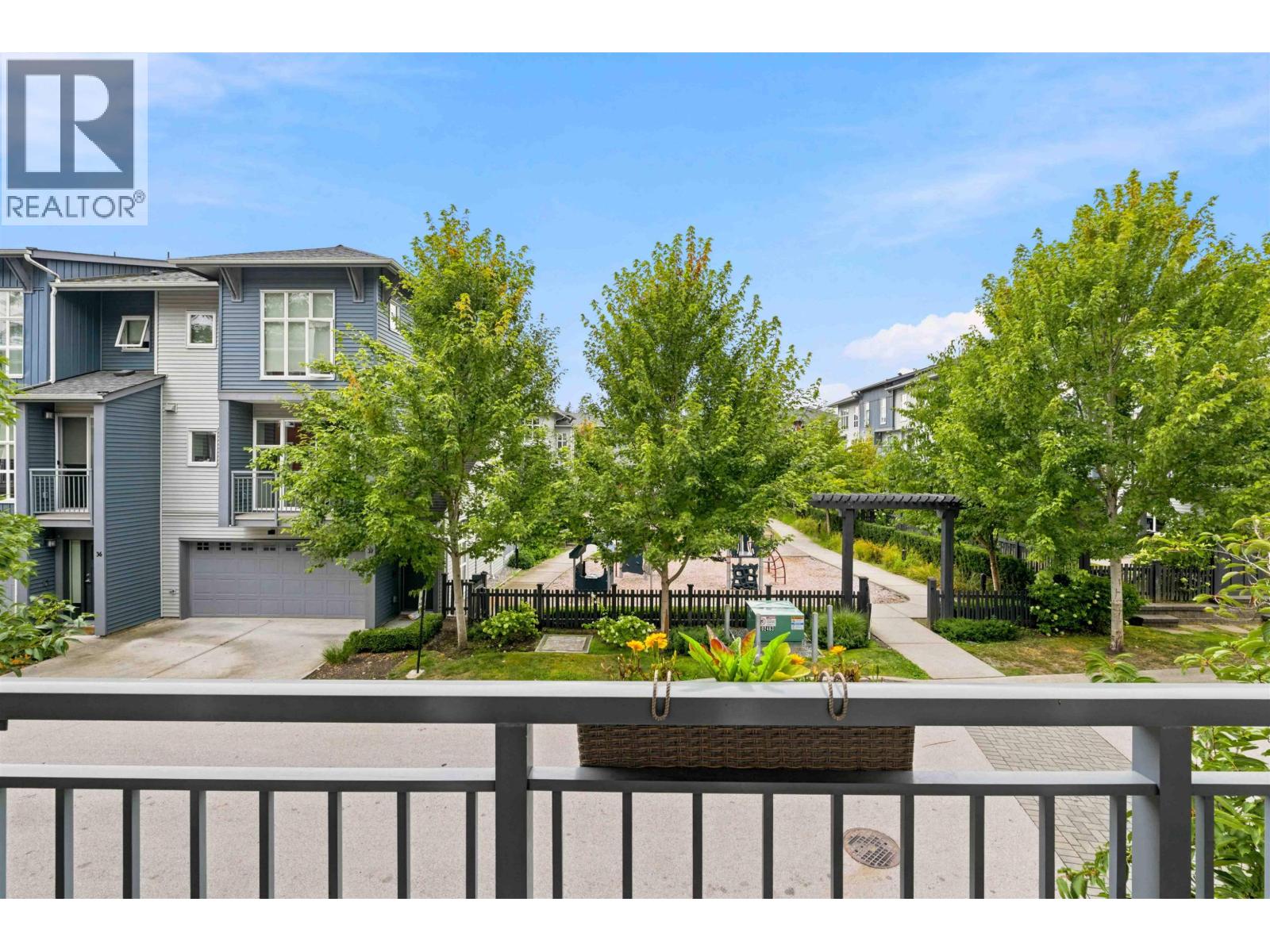 Photo of 38 24076 112 AVENUE 27