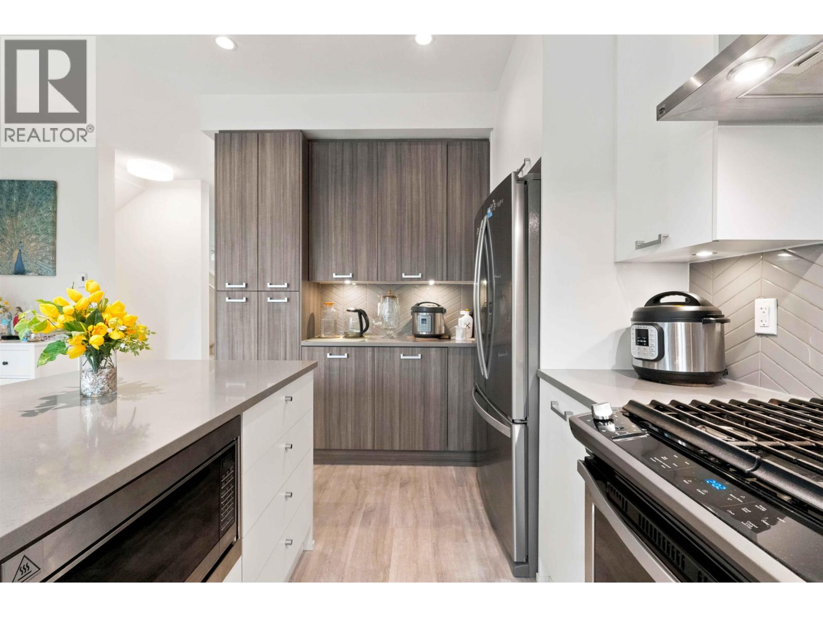 Photo of 38 24076 112 AVENUE 25