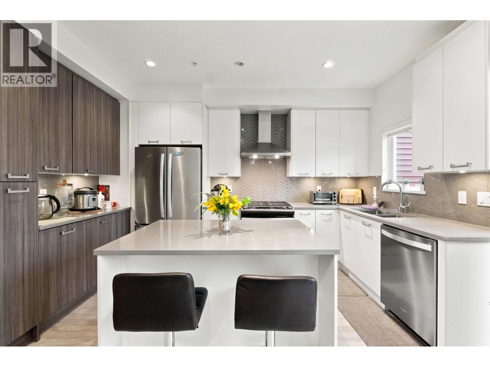 Photo of 38 24076 112 AVENUE 21