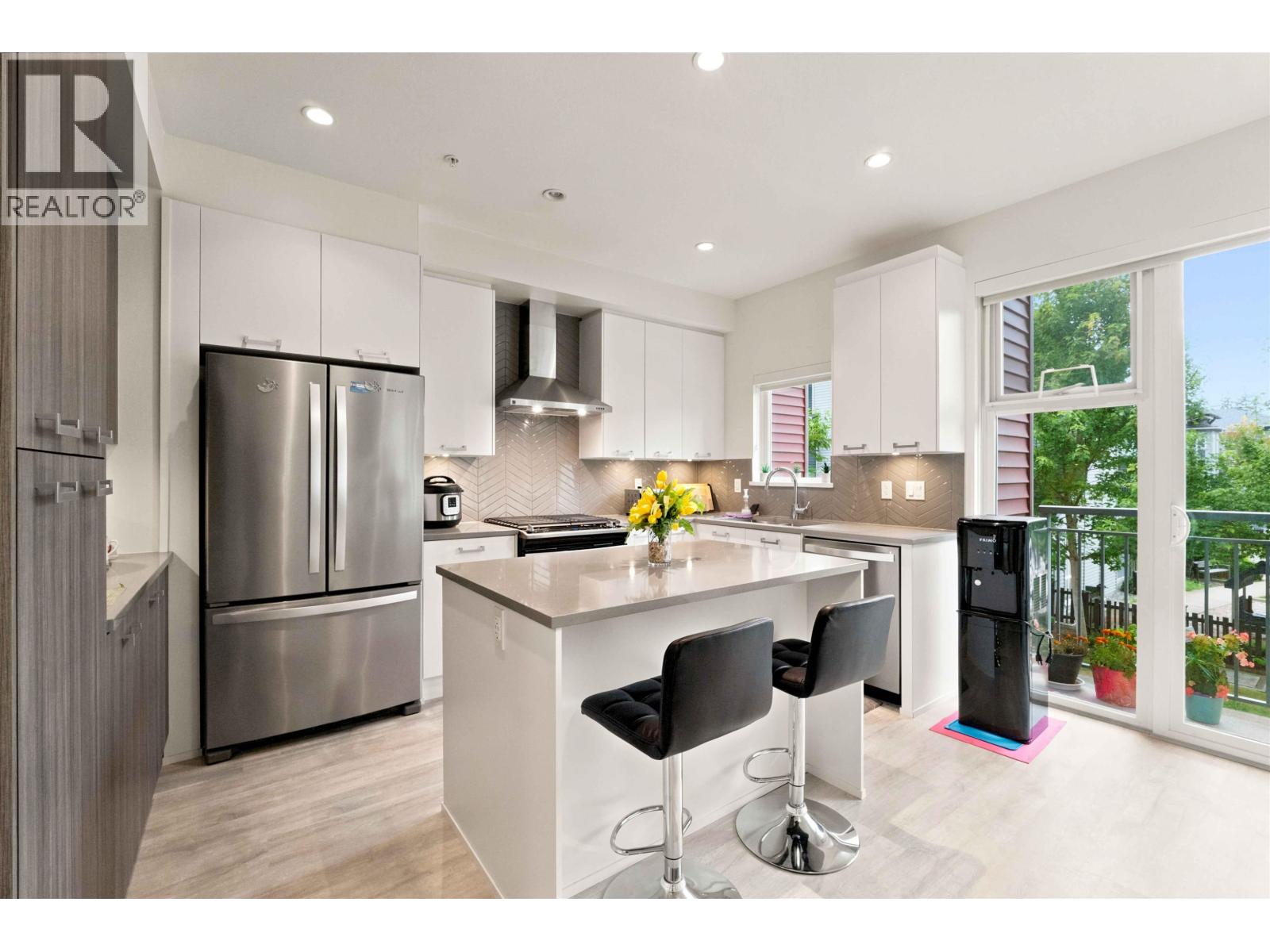 Photo of 38 24076 112 AVENUE 26