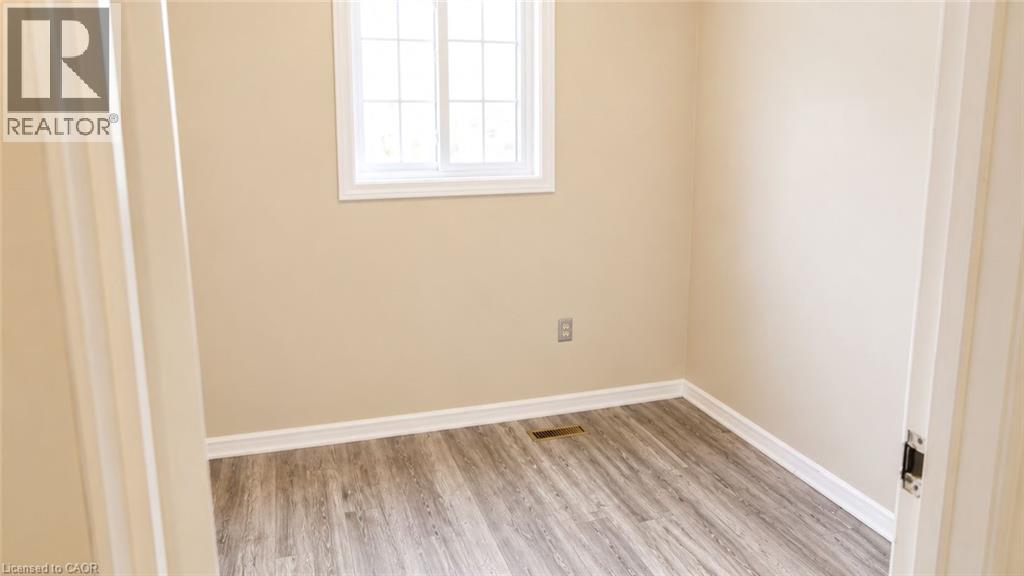 #38 10 HOLBORN Court - Image 7