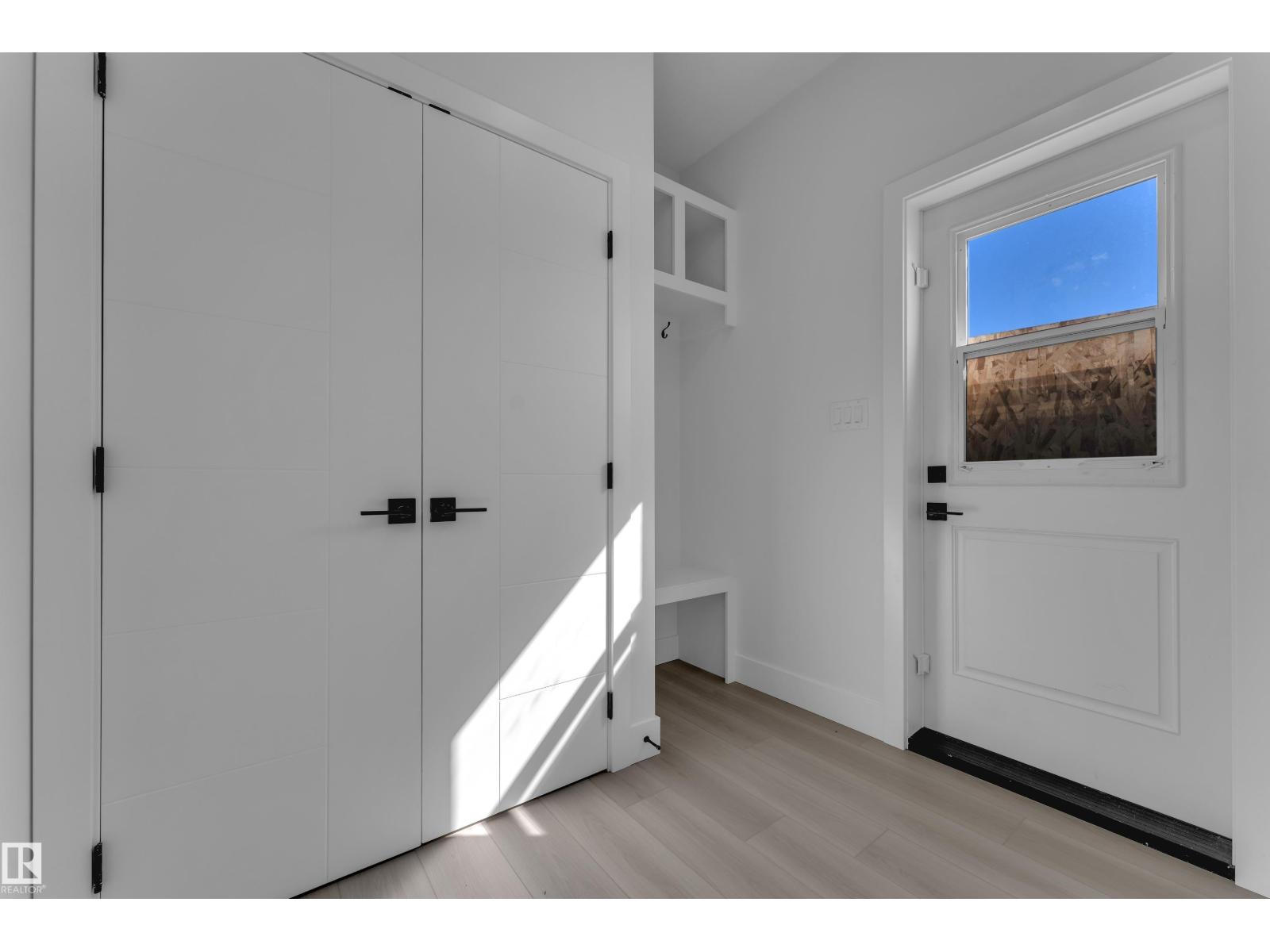 213 Falcon Crescent - 18