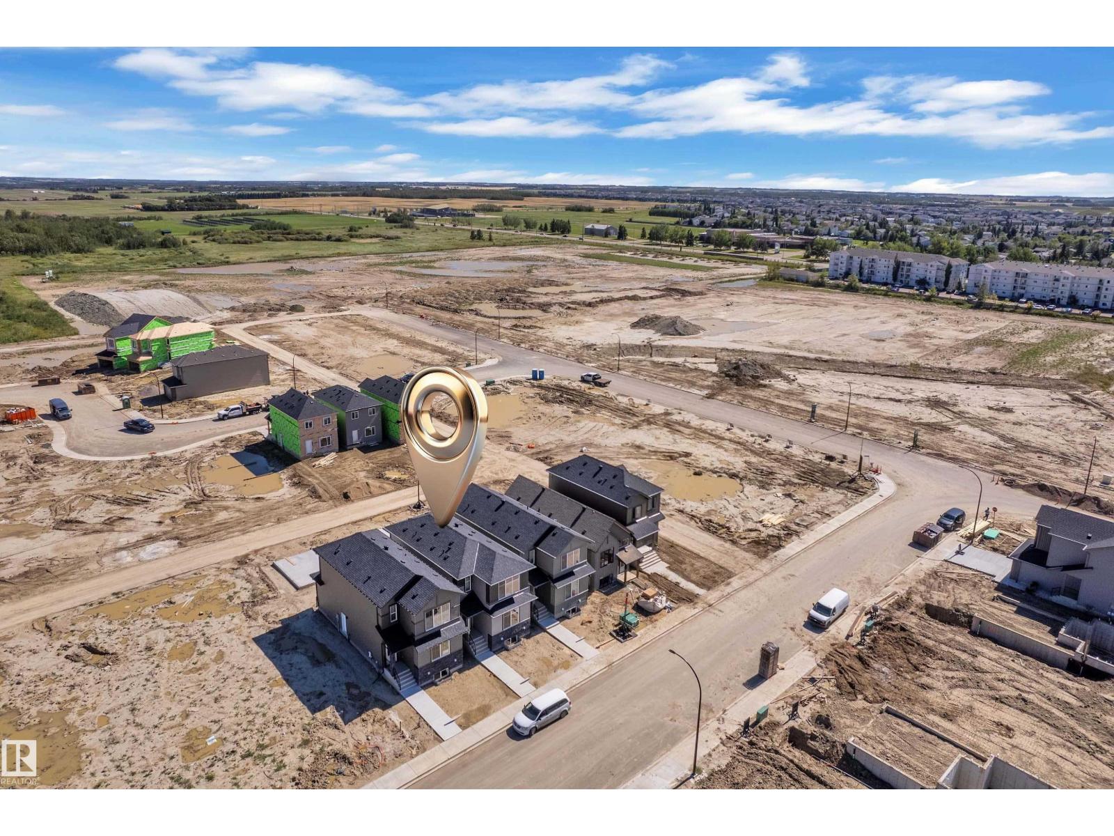 213 Falcon Crescent - 2